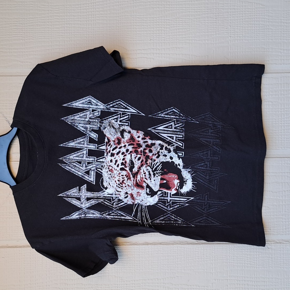 Def Leppard t-shirt- Sz- S